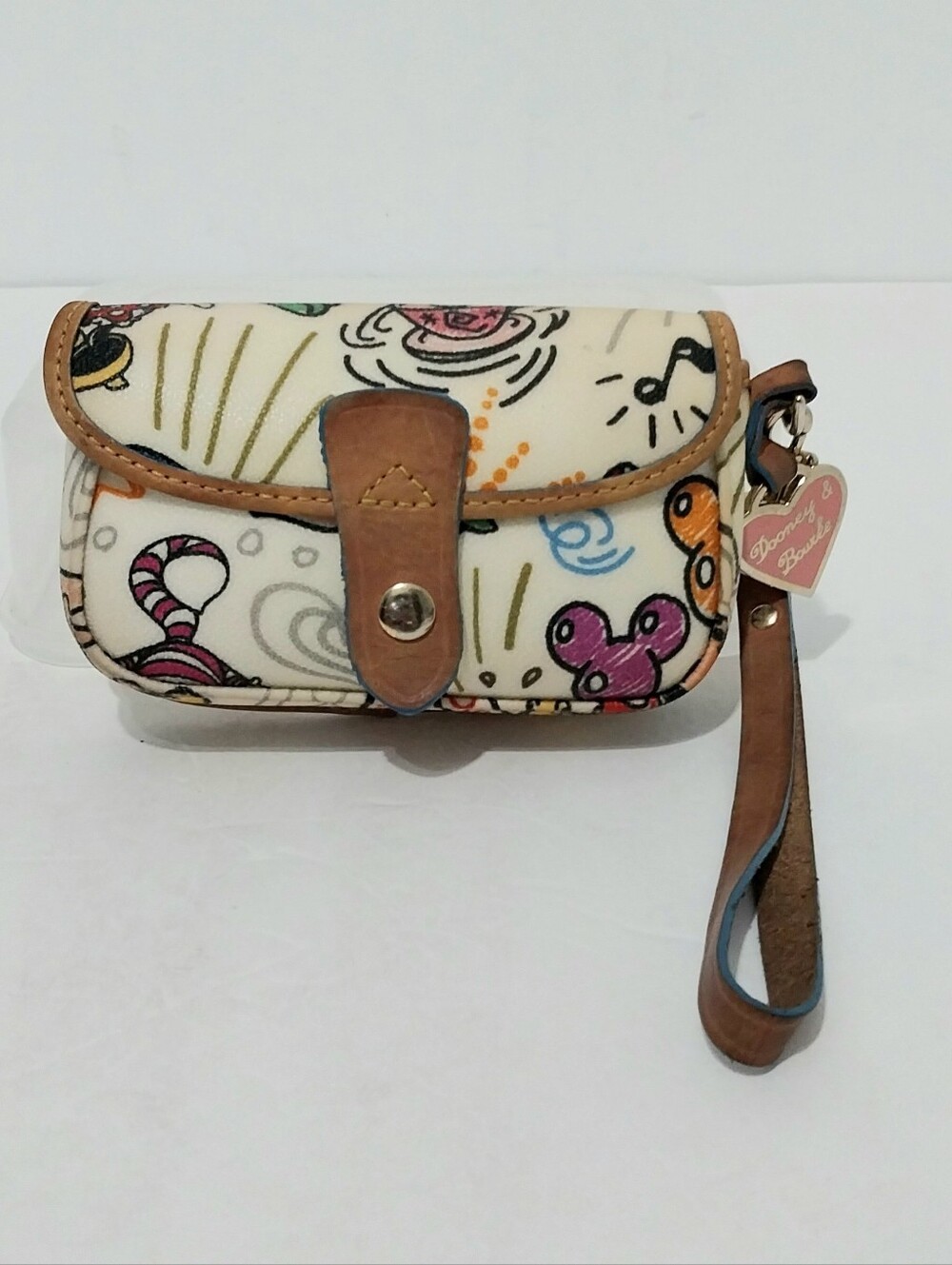Dooney & Bourke Disney, Sketches Wristlet